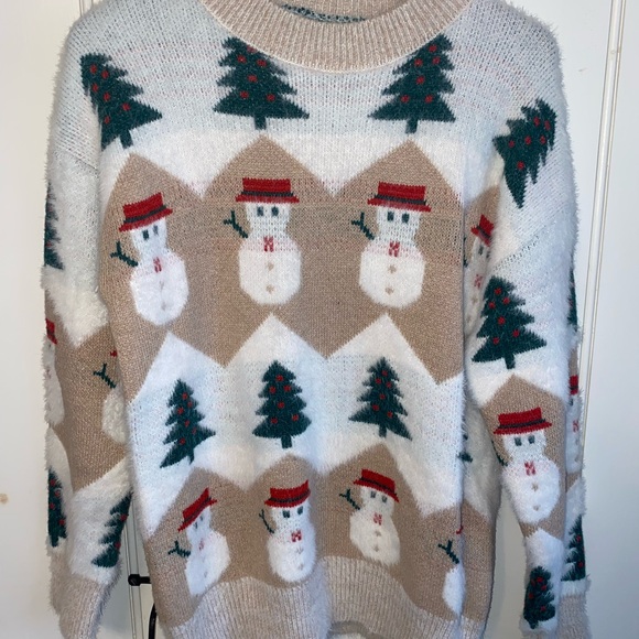 Cozy Christmas sweater - Picture 2 of 4